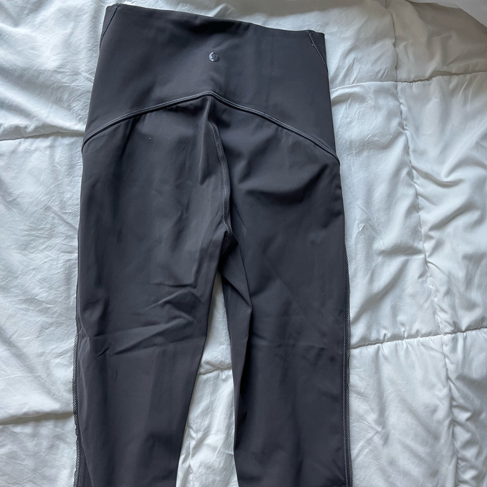 Lululemon crops - Picture 2 of 5